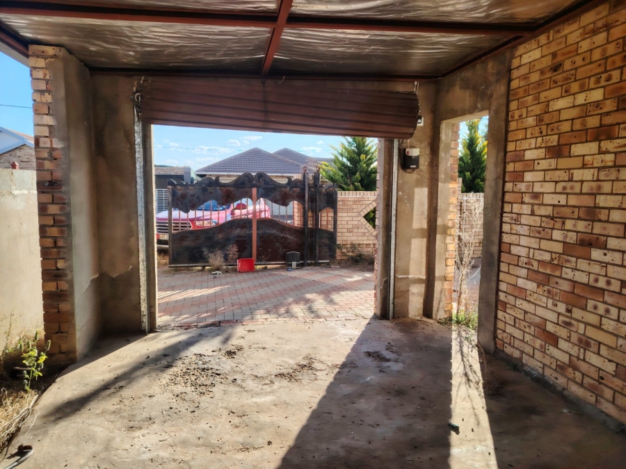 4 Bedroom Property for Sale in Mandela View Free State